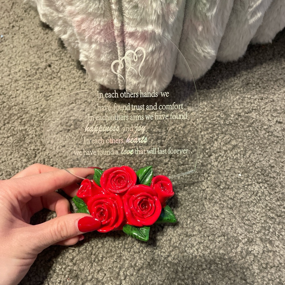 Heart-Shaped Glass Plaque with Red Roses